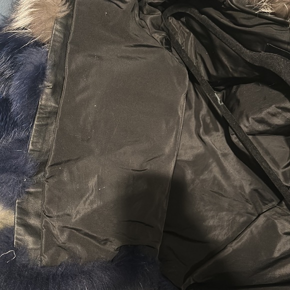 Gently Worn Fox Fur Coat - Picture 8 of 8